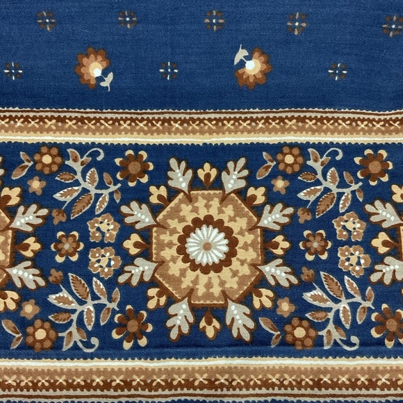 Vintage SpectrumTrend brown blue floral cotton fabric 40”L x 45” W - Picture 4 of 5